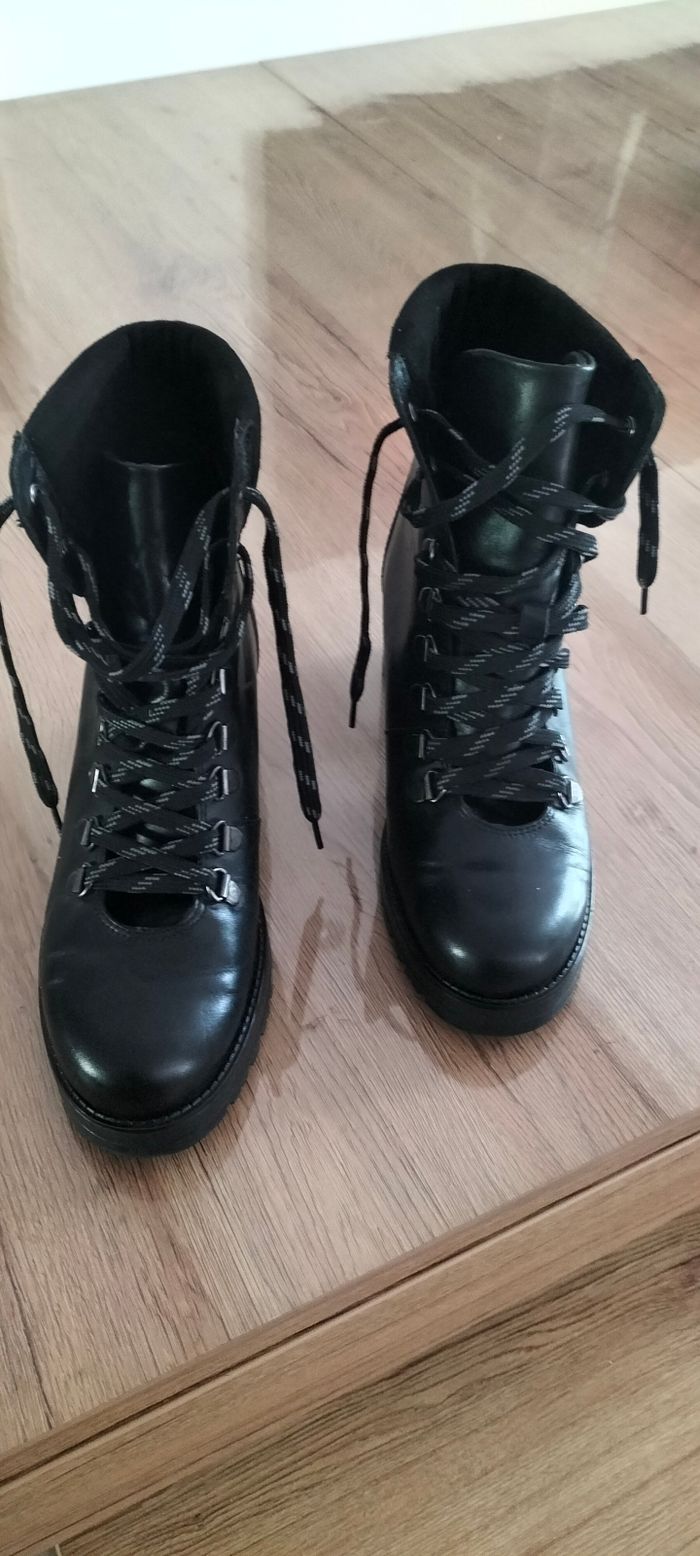 Bottines Texto