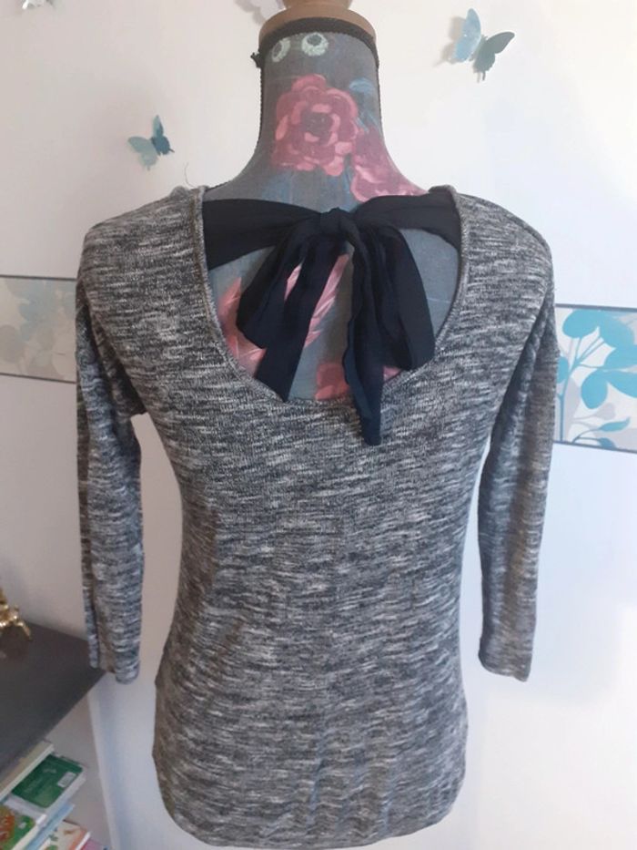 Pull gris manches 3/4 noeud - photo numéro 2