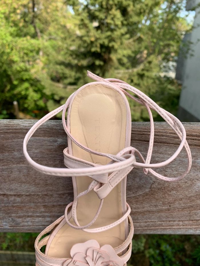 Pied nu à lacets fleuries rose poudrée pointure 38 - photo numéro 18