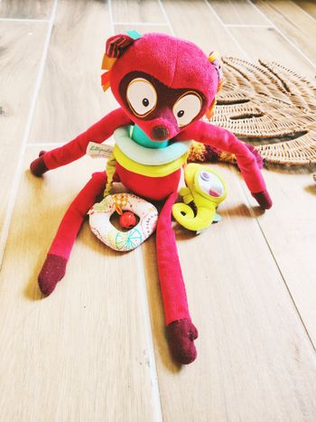 🦨Peluche doudou multi activités sensorielles Georges acti Lemurien marque Lilliputiens
