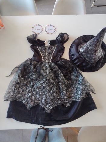 Costume de sorcière et son chapeau 6/8ans Oxybul