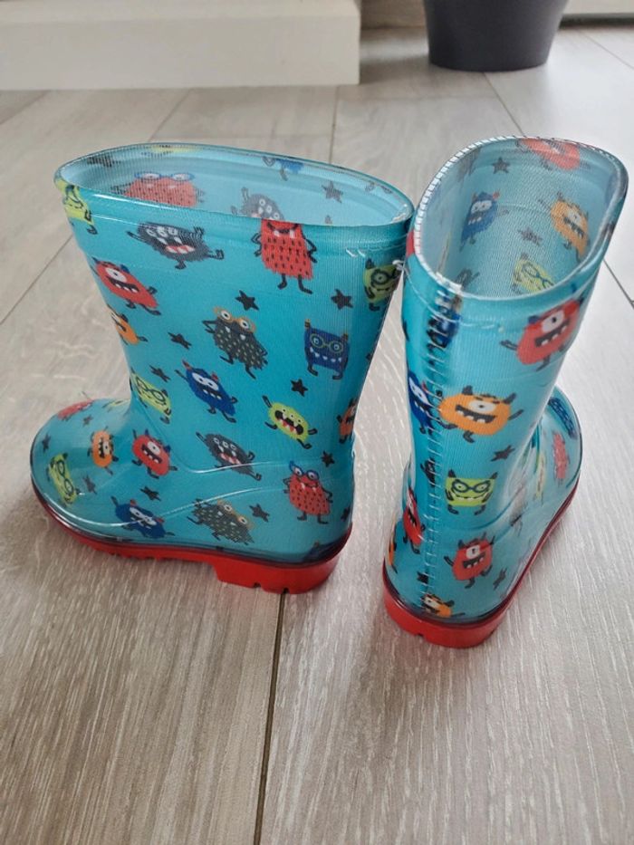Bottes garçon Taille 22 - photo numéro 3