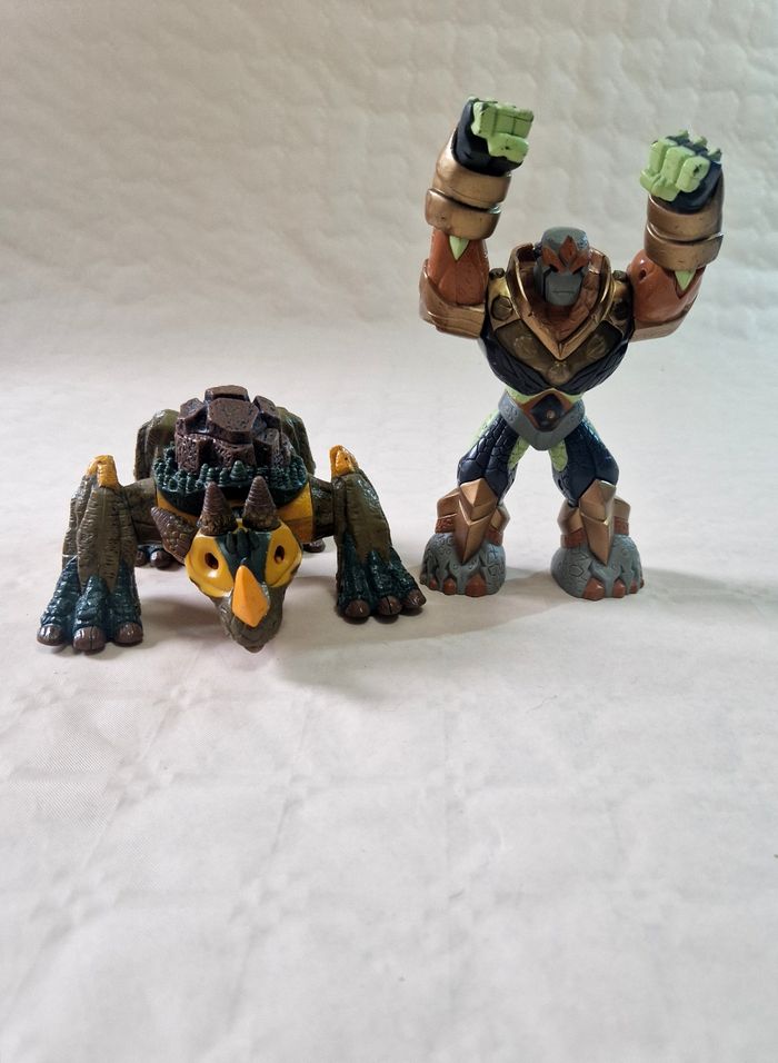 Lot de 2 grandes figurine gormiti  , Lord Nick et lord nature