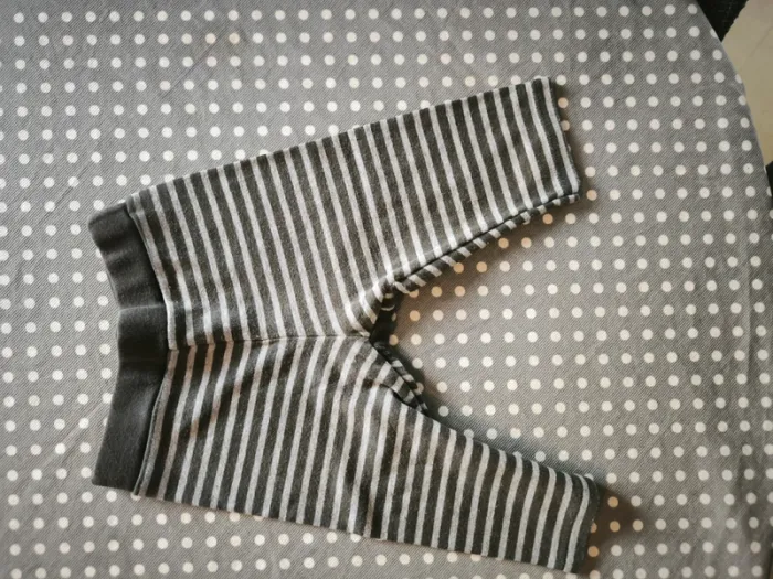 Ensemble gris et blanc 3mois - photo numéro 6