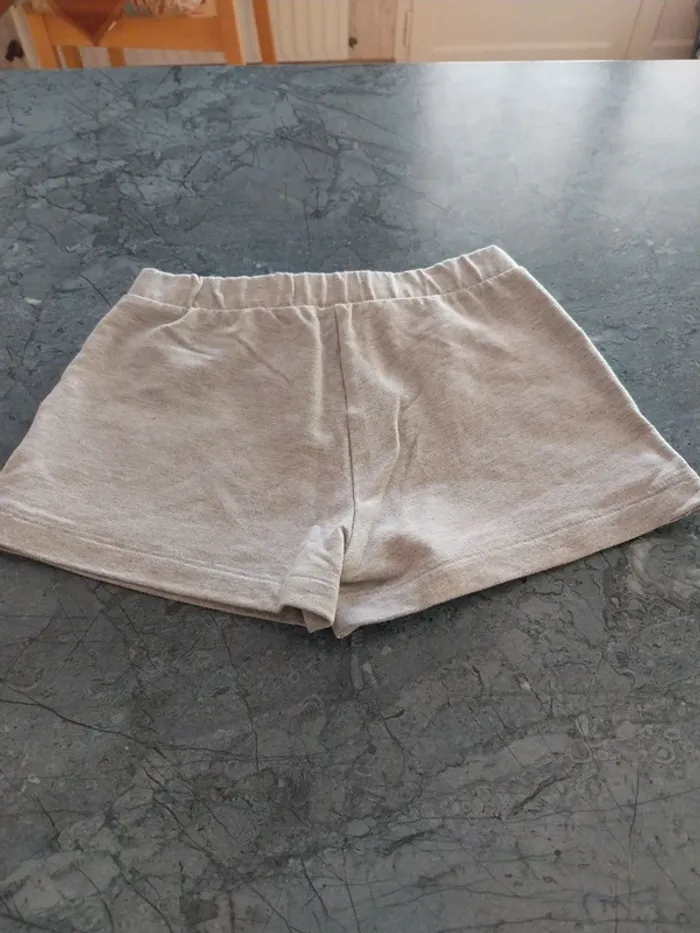 Short 8 ans - photo numéro 2