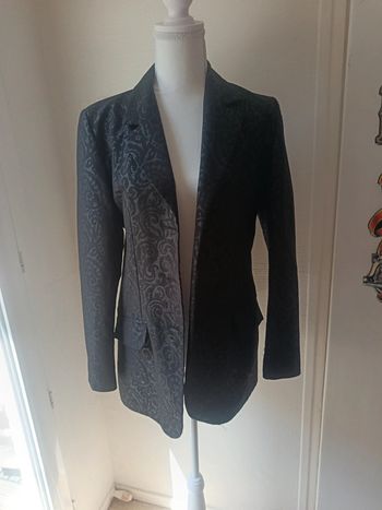 Une veste taille 38