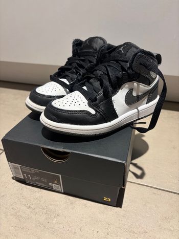 Nike air Jordan mid1