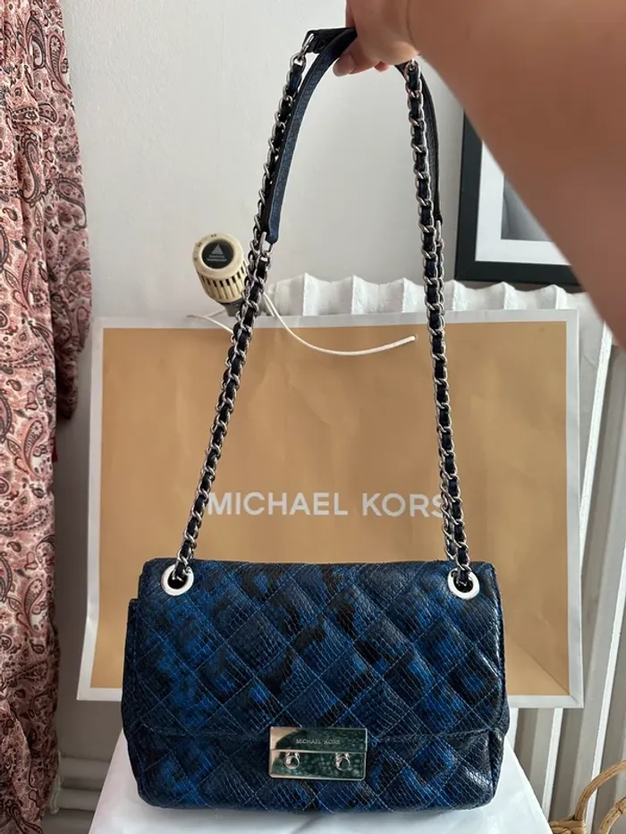 Sac à main Michael Kors modèle Sloan python bleu - photo numéro 5