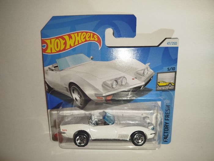 Hot Wheels '72 Stingray Convertible 2024