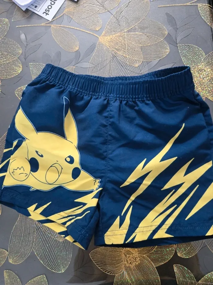 Short de bain Pikachu 5-6 ans