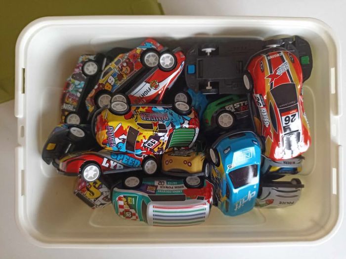 Ensemble de 30 véhicules avec leur coffret de rangement, Neuf - photo numéro 3