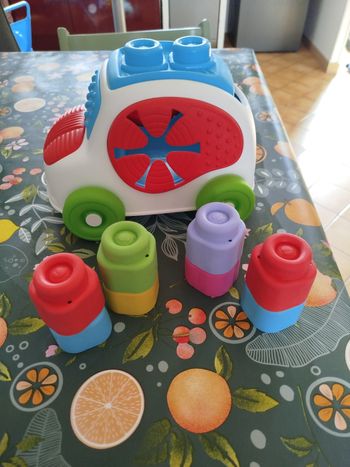 Voiture sensorielle soft clemmy