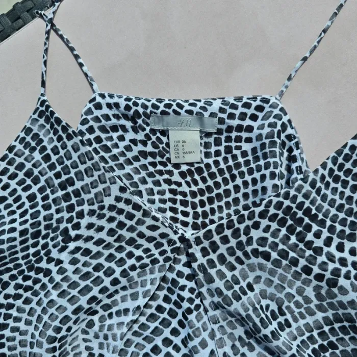 Top debardeur imprimé ecailles bretelles spaghetti  motif taille 36 h&m - photo numéro 2