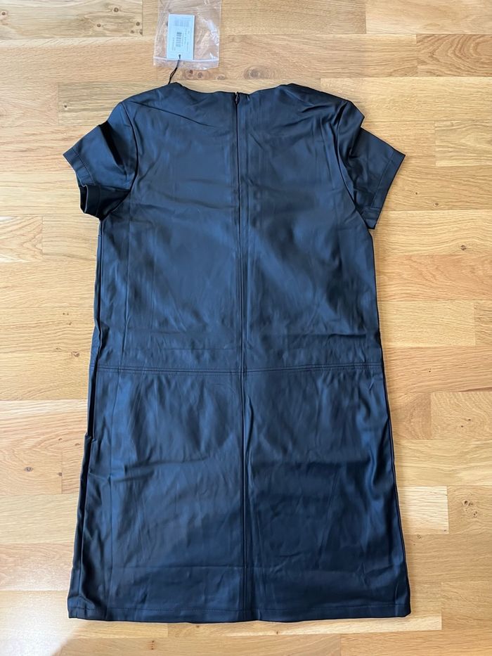 Robe Hugo Boss neuve - photo numéro 4