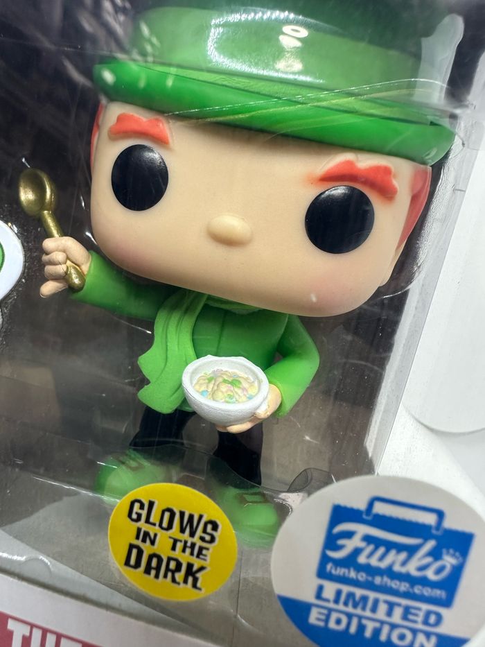 Funko Pop Lucky The Leprechaun 11 GITD Funko Exclusive - photo numéro 2