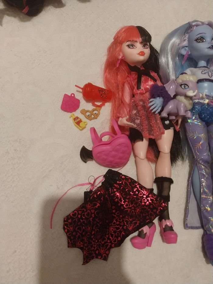 3 Poupées Monster High G3 Abbey Clawdeen Draculaura Basic Mattel 2022 - photo numéro 2