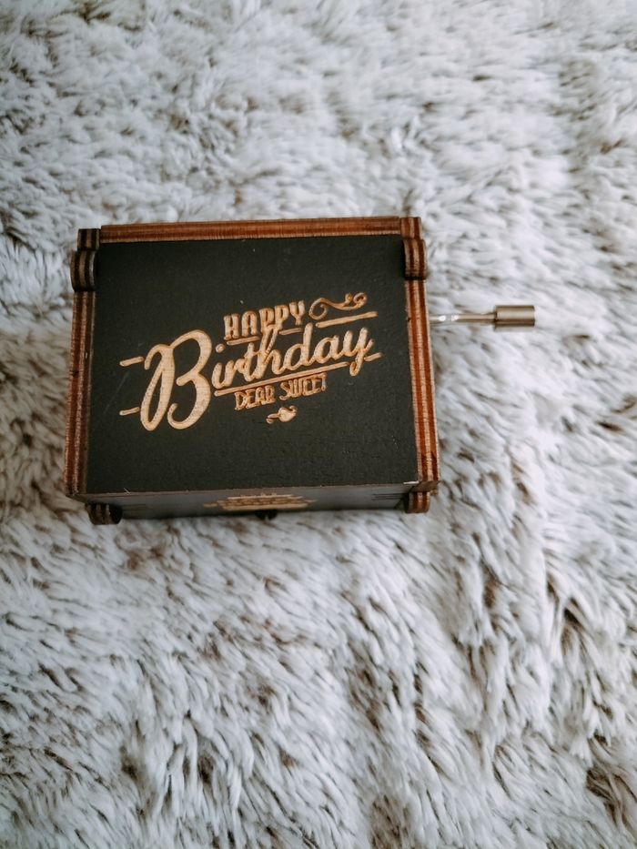 Boîte à musique en bois - photo numéro 2