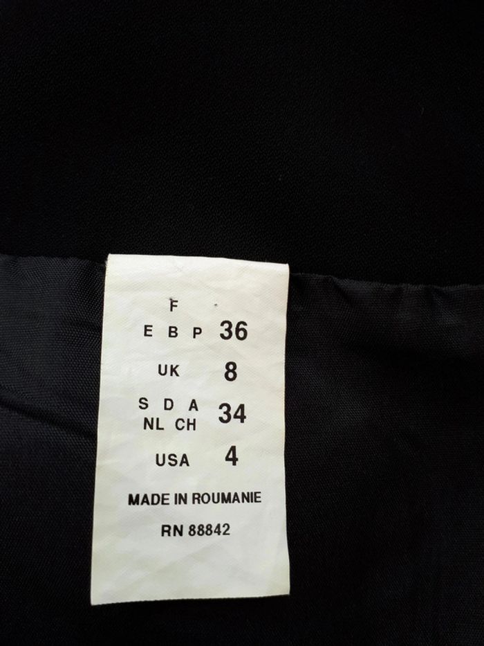 25 € Robe noire côté femme - photo numéro 6