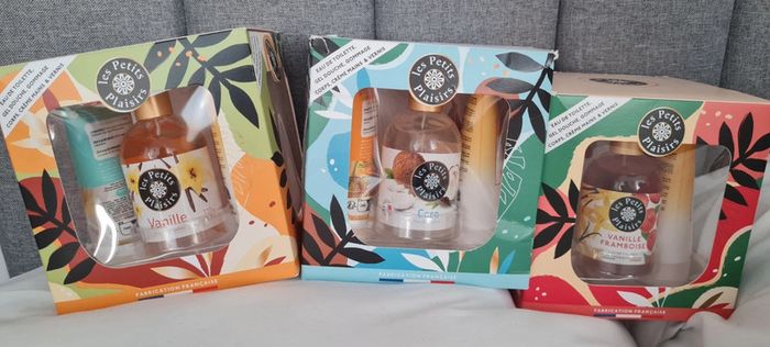 3 coffrets parfums gel douche gommage crème vernis