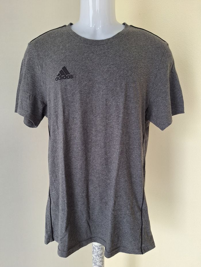 T-shirt taille M Adidas