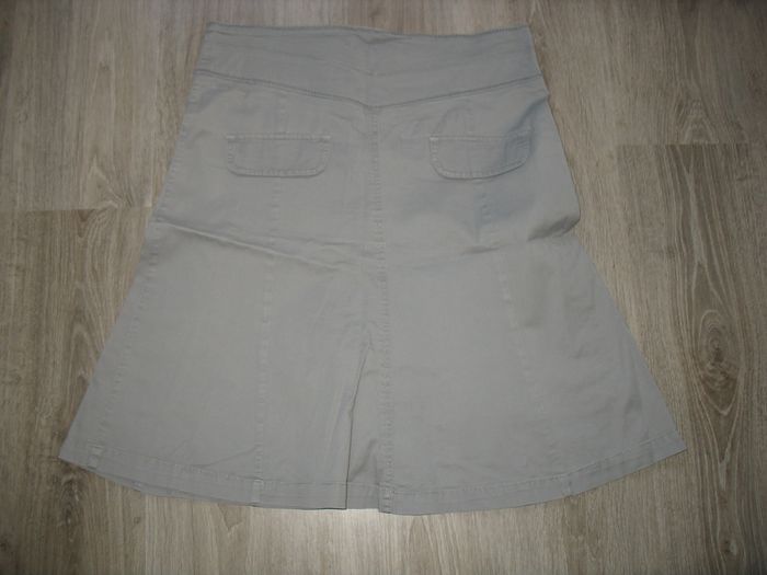 JUPE MI LONGUE GRISE "U-COLLECTION" - TAILLE 40 - n°04 - photo numéro 4