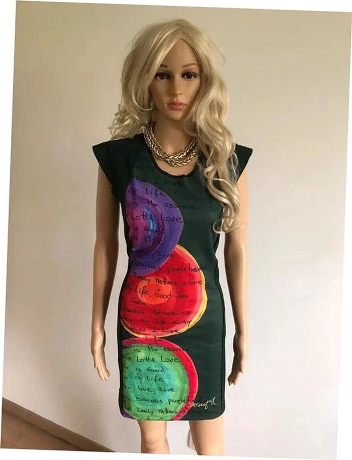 Robe verte foncée et imprimée à manches courtes Desigual taille S jamais portée