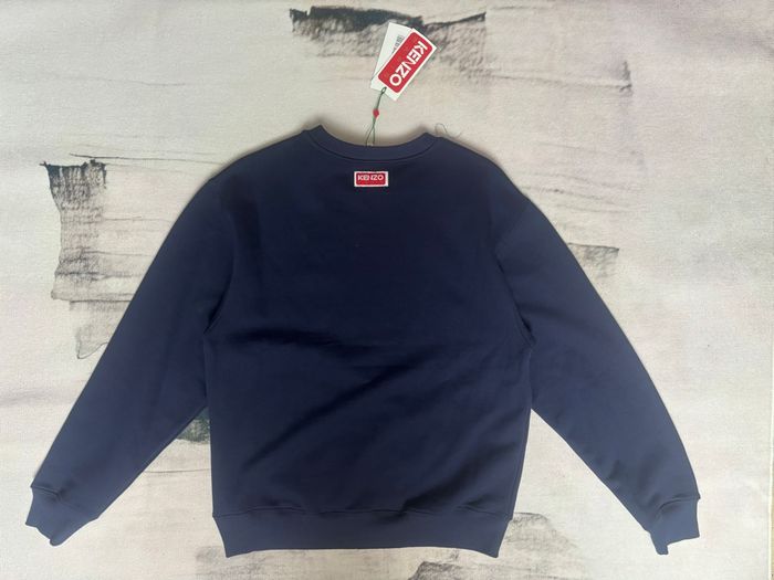 Sweat Kenzo taille M bleu marine logo imprimé fleurs rouge/jaune - photo numéro 10