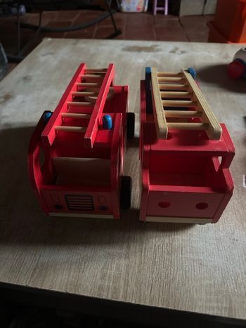 Camions pompier en bois 
