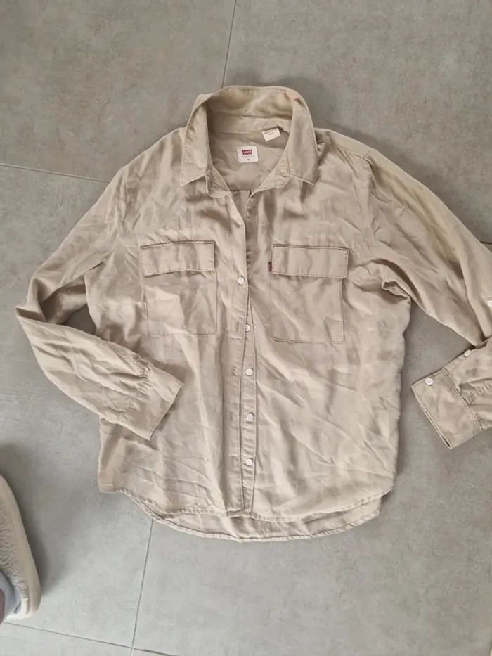 Chemise beige levis taille m tres bon etat - photo numéro 2