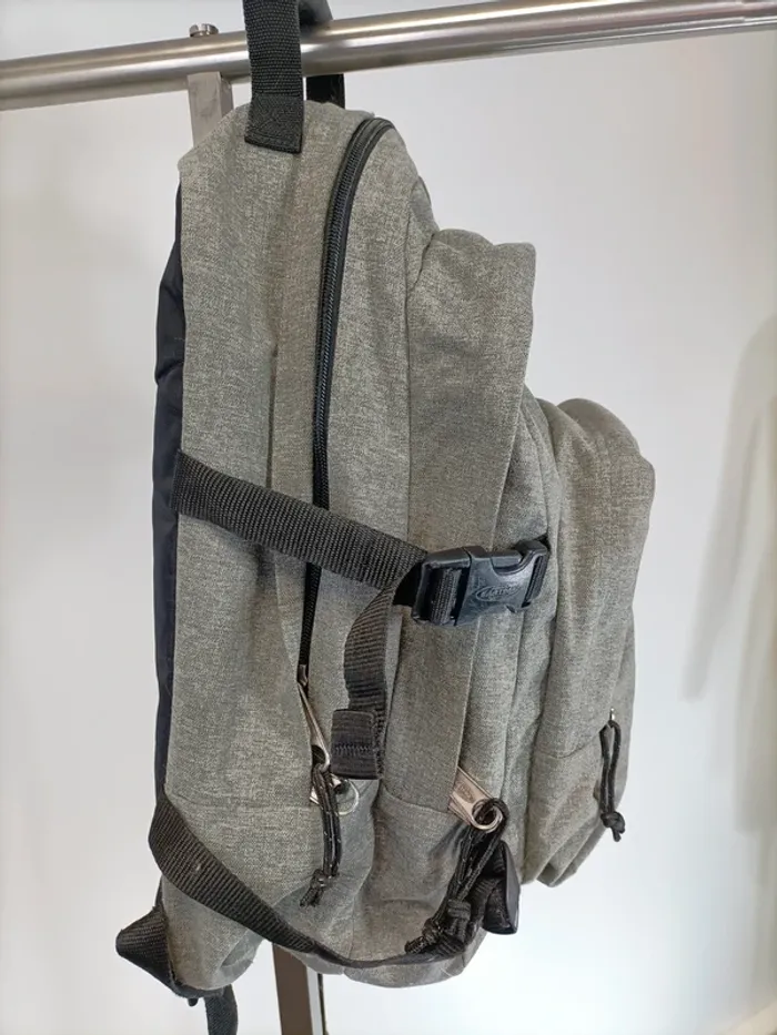 Sac à dos Eastpak gris multiple poches école voyage été - photo numéro 3
