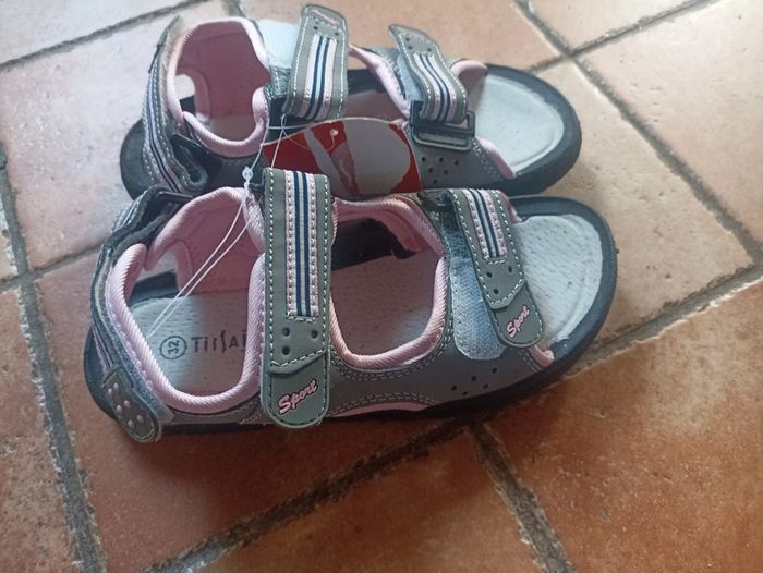 Sandales grise taille 32