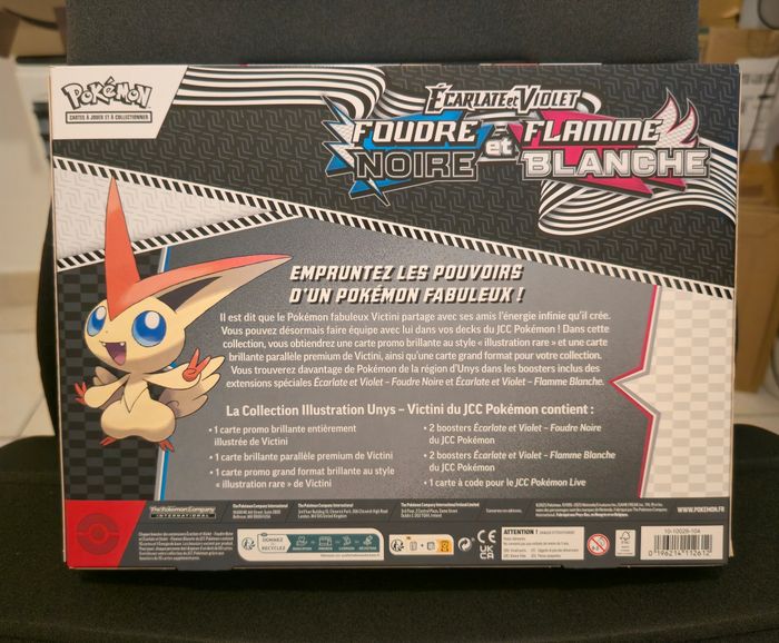 Pokémon Coffret Victini EV10.5 2 Foudre Noir et 2 Flamme Blanche - photo numéro 2