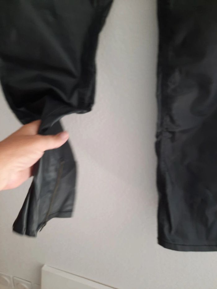 Pantalon effet simili cuir Taille 44 - photo numéro 2