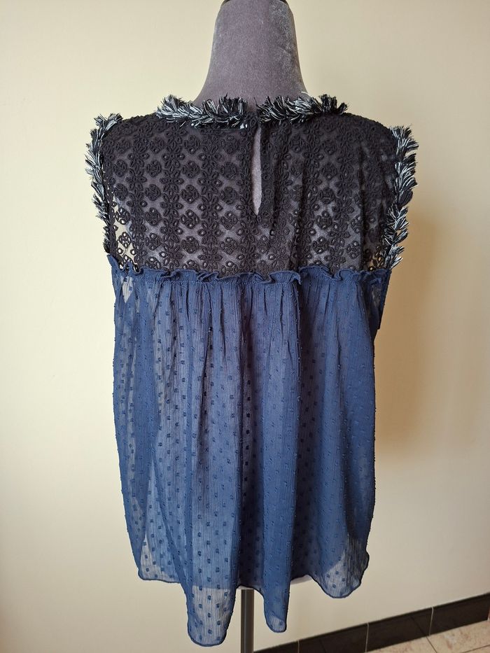 Haut sans manche bleu nuit et broderie noire Taille XL - photo numéro 4