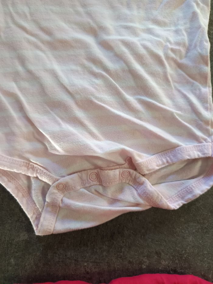 Lot bodies mots d'enfants 12 mois - photo numéro 7