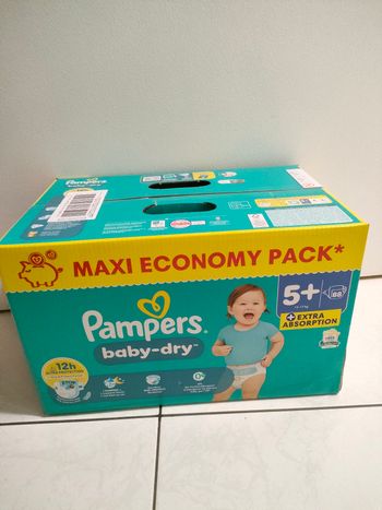 88 couches  Pampers  taille 5+