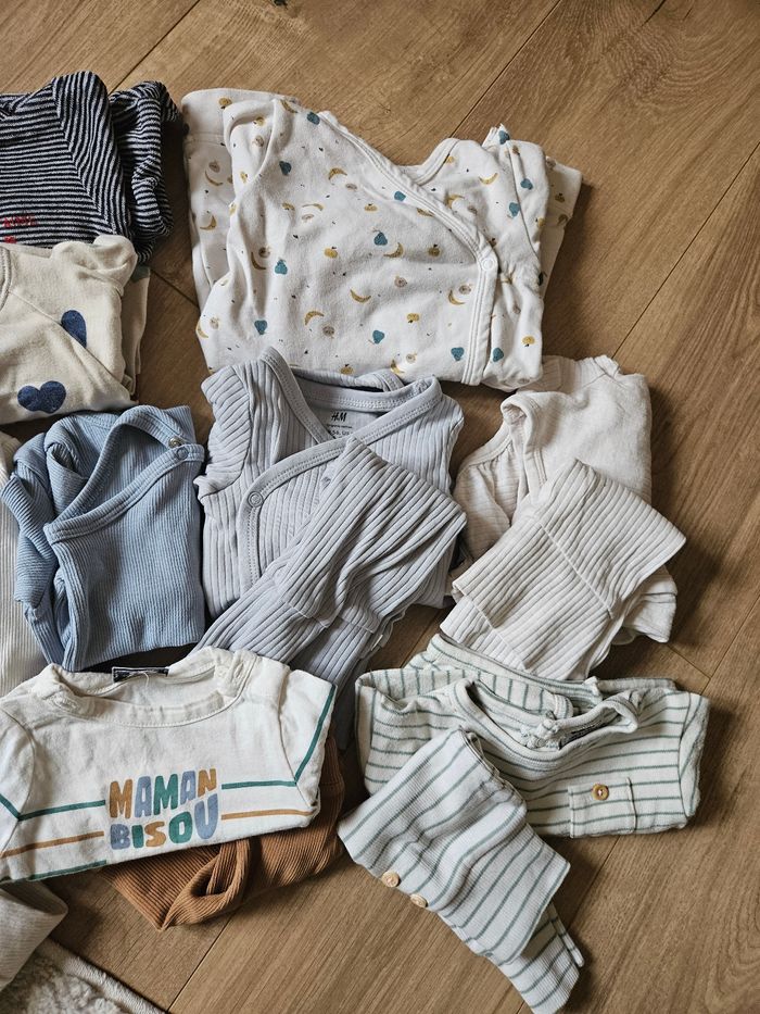 Lots de vêtements taille 1mois - photo numéro 4