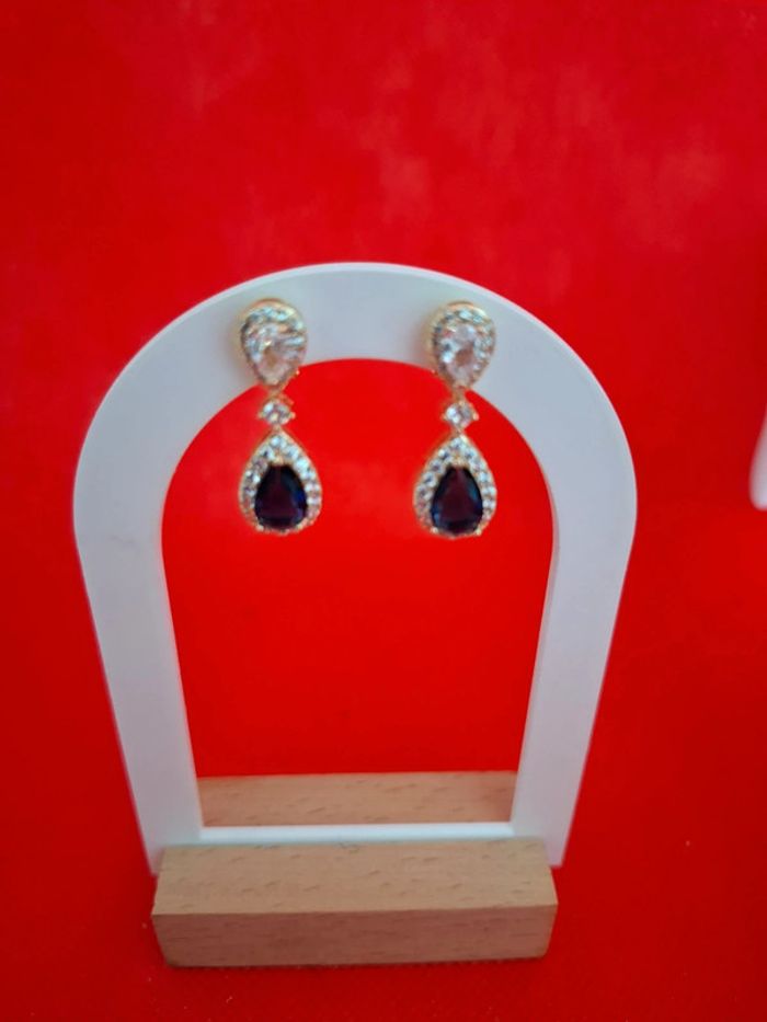 Boucles d oreilles a clips acier inoxydable neuves avec etiquette avec  pierre bleue - photo numéro 3