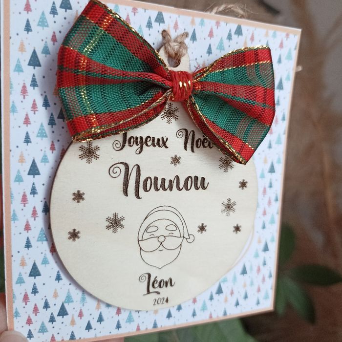 Boule de Noël en bois Maîtresse, nounou, Atsem, parrain, marraine _ Cadeau maîtresse - photo numéro 6