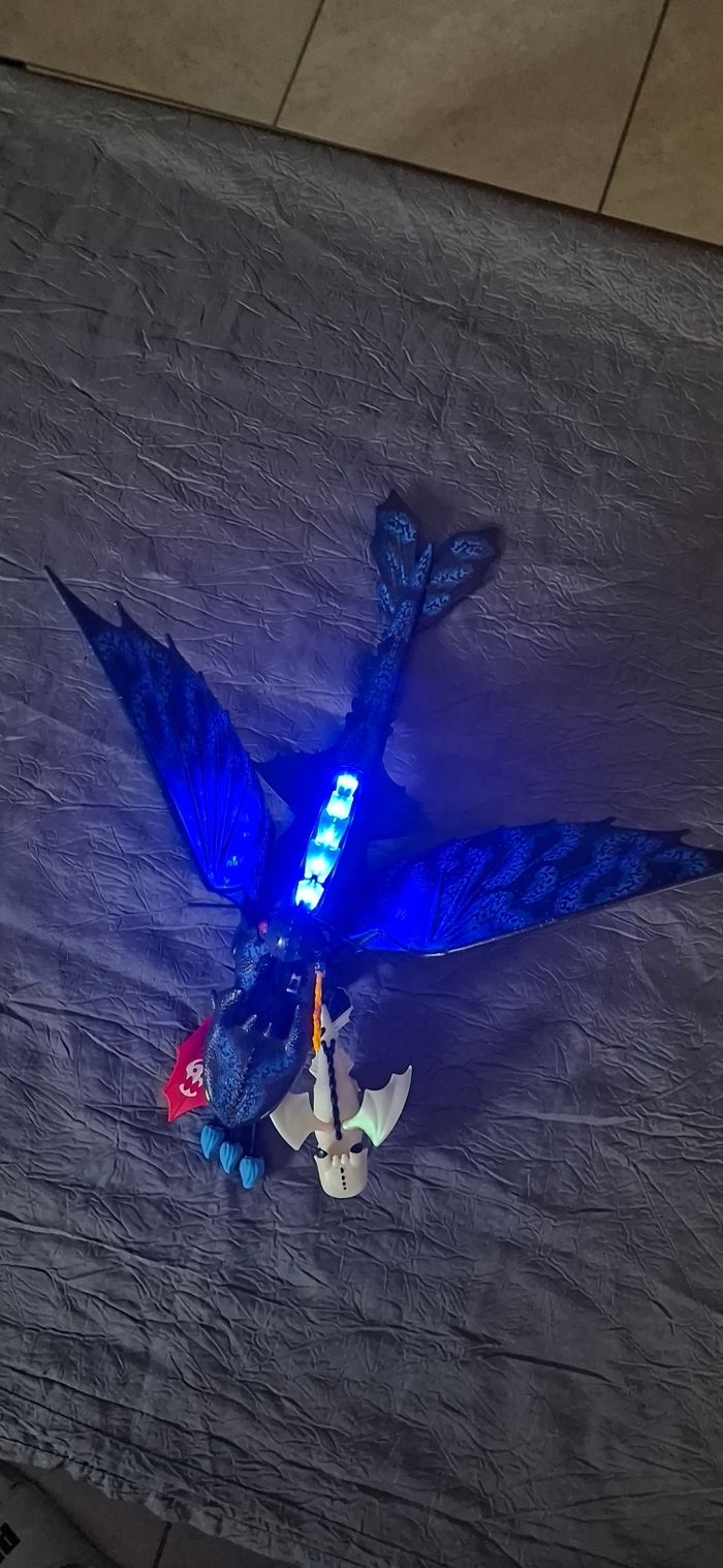 Lot Figurines - Dragon Krokmou Bleu avec Cavalier Harold + Bébé Dragon Blanc - photo numéro 7