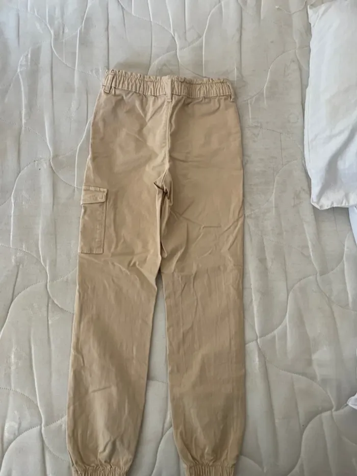 Pantalon cargo beige Kiabi taille 10 ans - photo numéro 2