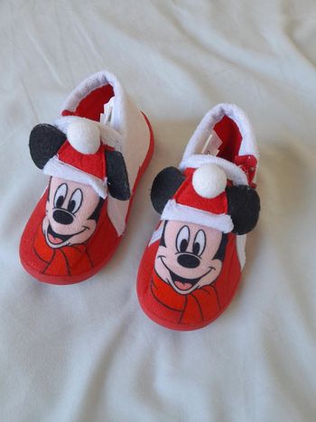 Paire de pantoufles enfant mickey taille 20