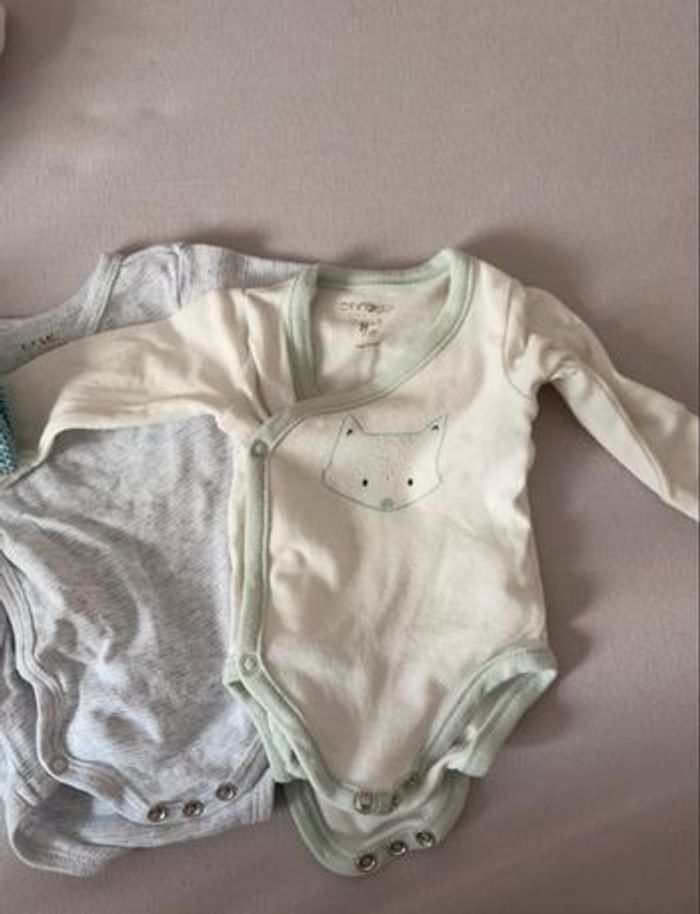 Lot vêtement naissance - photo numéro 2