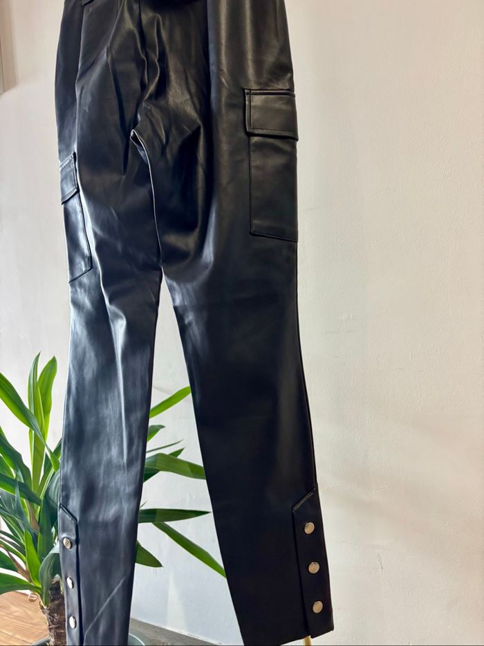 Pantalon similicuir taille M - photo numéro 9
