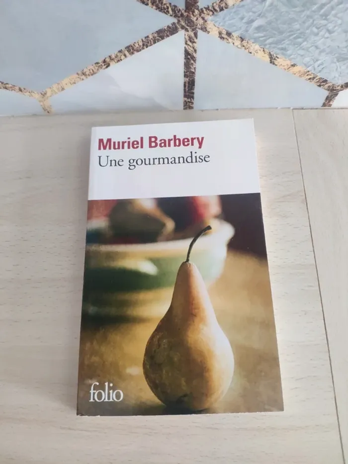 Livre poche une gourmandise Muriel Barbery