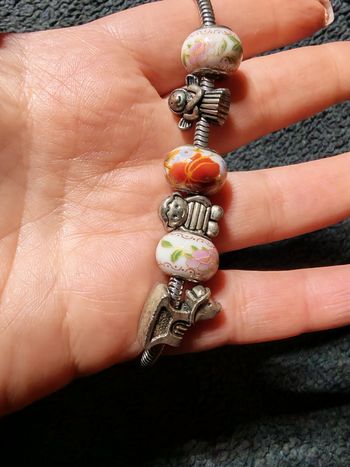 Bracelet à charmes en argent et céramique 