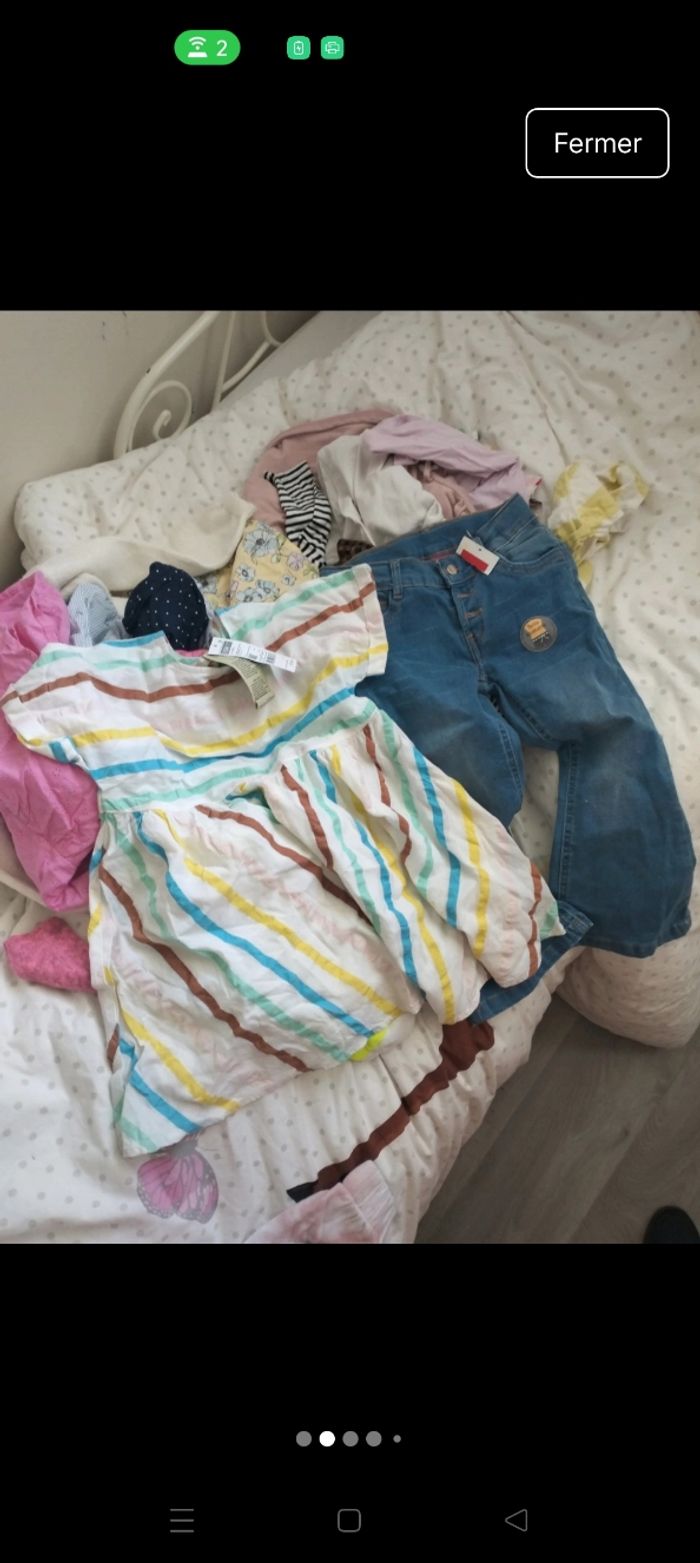 Lot vêtements filles 4 ans - photo numéro 2