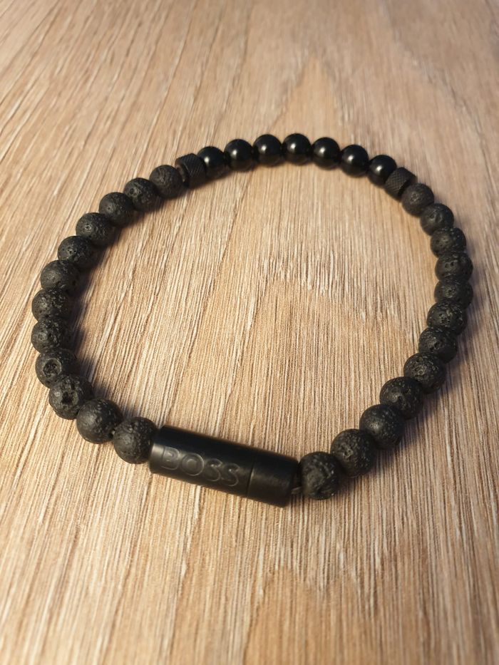Bracelet Hugo Boss, Pierre de lave, noir, avec sa boîte cadeau