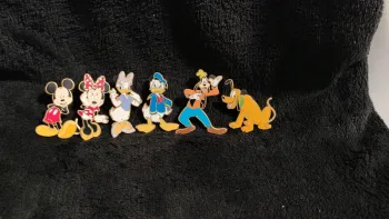 Lot pin's Disney Mickey et compagnie