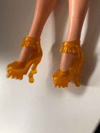 Chaussures jaune pour poupée Barbie